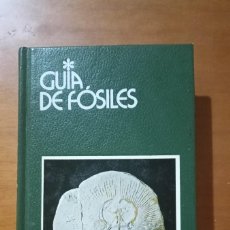 Libros de segunda mano: GUÍA DE FÓSILES - PAOLO ARDUINI / GIORGIO TERRUZZI