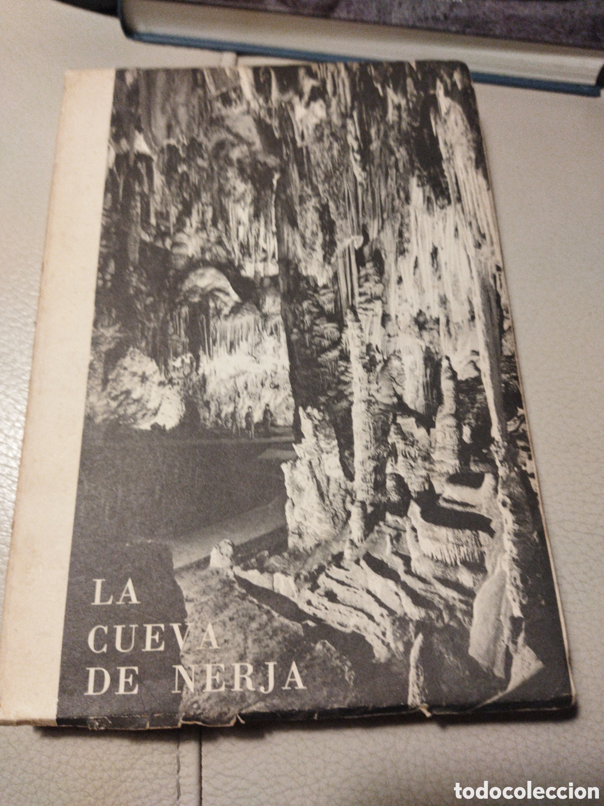Libros de segunda mano: La cueva de Nerja / Ortega Rodr&iacute;guez, Eduardo - Foto 1