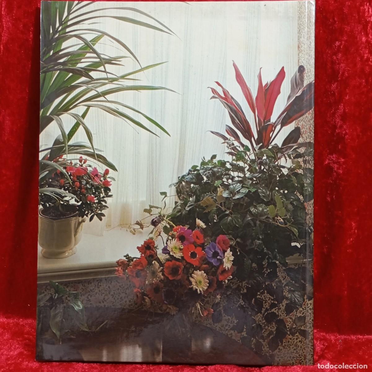 Libros de segunda mano: FLORES Y PLANTAS EN CASA - EDITORIAL HMB - 1978 / 975 - Foto 2