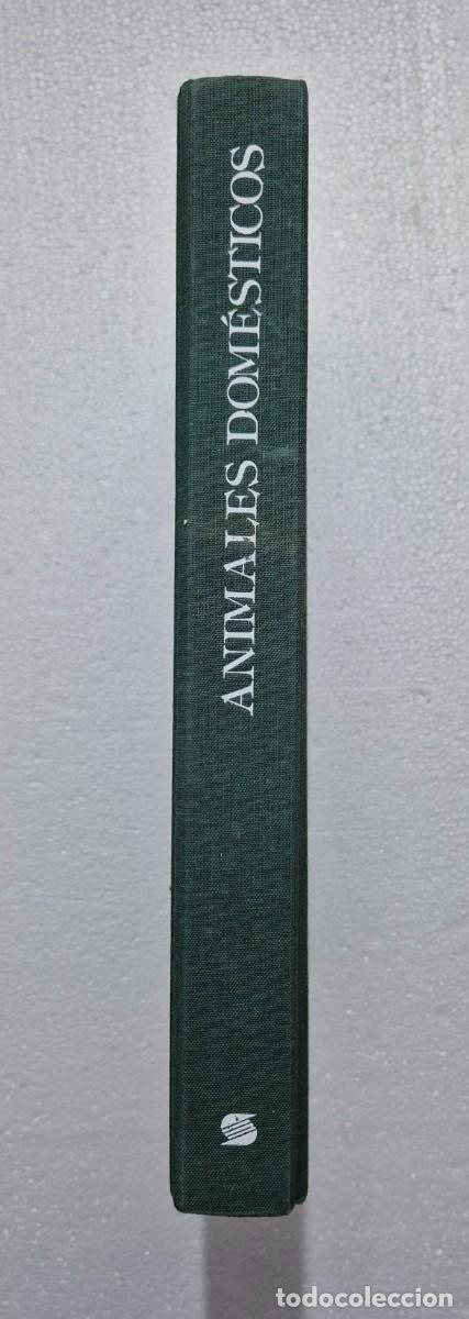 Libros de segunda mano: Atlas ilustrado de animales dom&eacute;sticos. - Foto 1