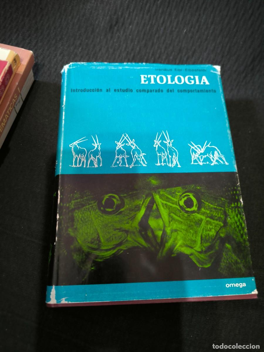 Libros de segunda mano: ETOLOGIA. INTRODUCCION AL ESTUDIO COMPARADO DEL COMPORTAMIENTO (IREN&Auml;US EIBL - EIBESFELDT) OMEGA - Foto 1