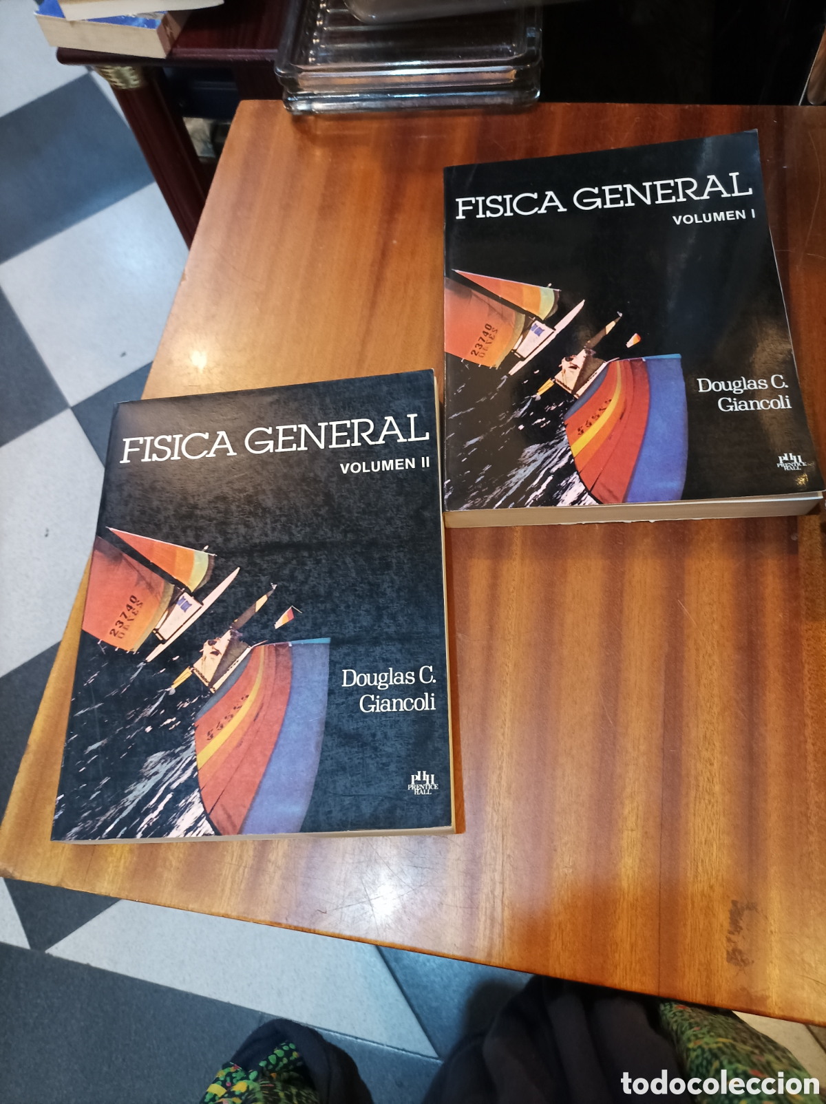 Gebrauchte B&uuml;cher der Wissenschaften: F&Iacute;SICA GENERAL.VOLUMENES I,II.DOUGLASC.GIANCOLI.1EDICION EN ESPA&Ntilde;OL.1984