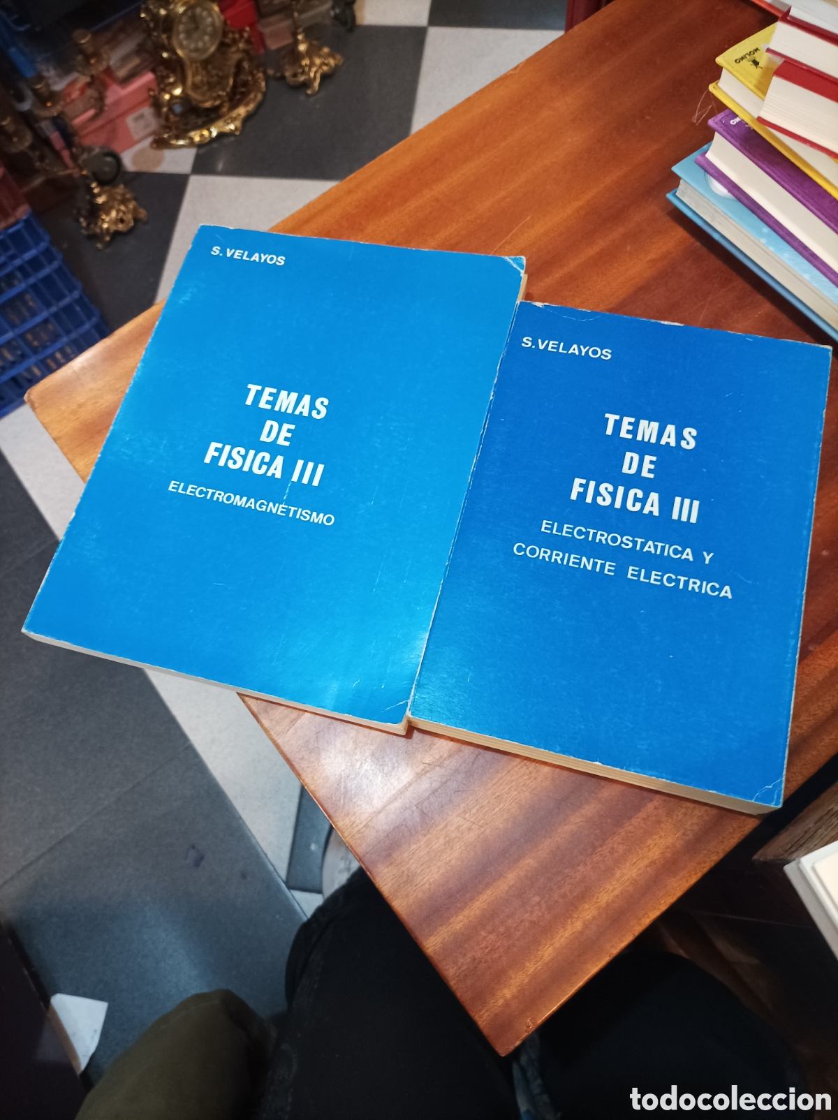 Libros de segunda mano de Ciencias: TEMAS DE F&Iacute;SICA III.ELECTROMAGNETISMO ELECTROST&Aacute;TICA Y CORRIENTE EL&Eacute;CTRICA.S.VELAYOS 2LIBROS.