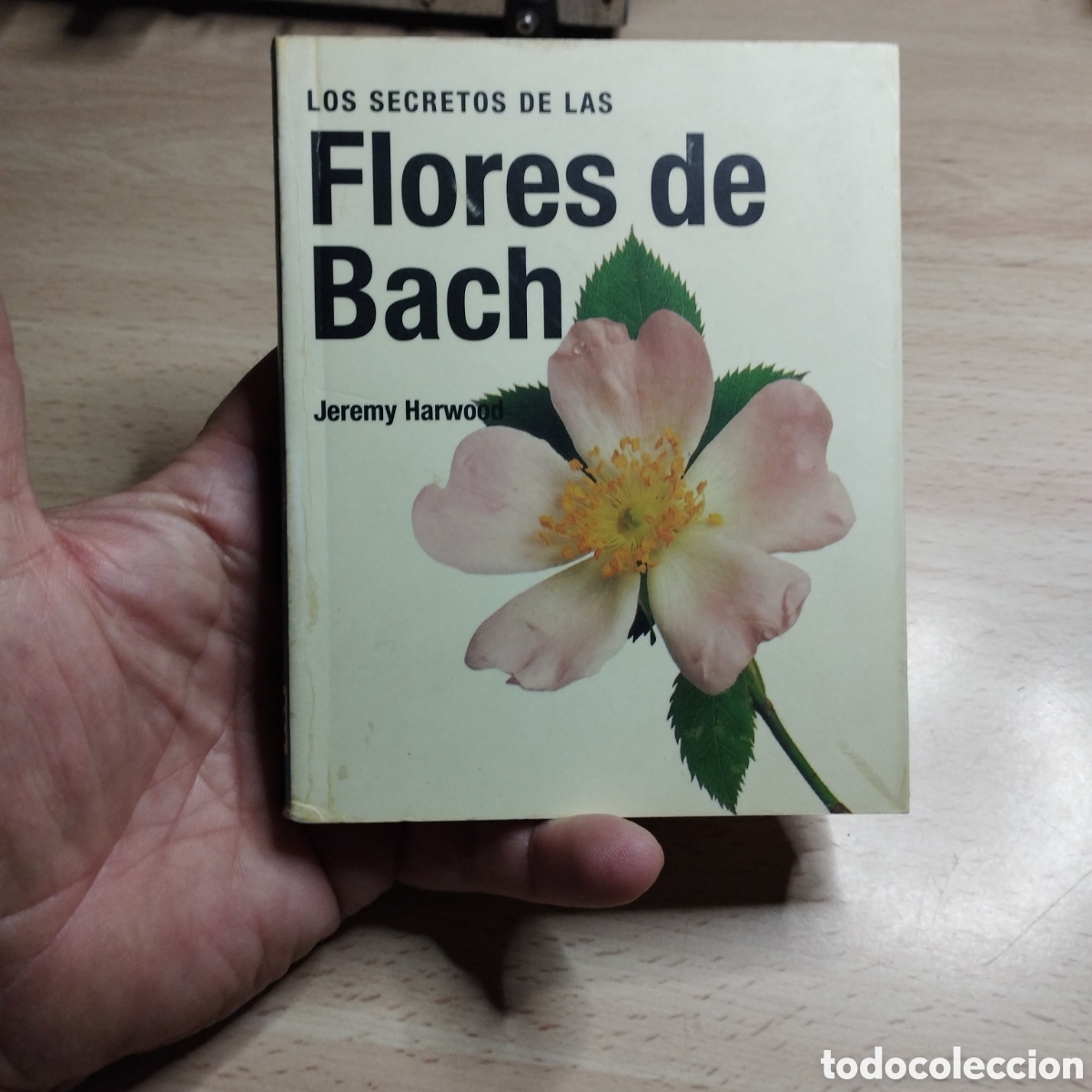 Libros de segunda mano: Los secretos de las flores de Bach. Jeremi Harwood. 2004. Evergreen.