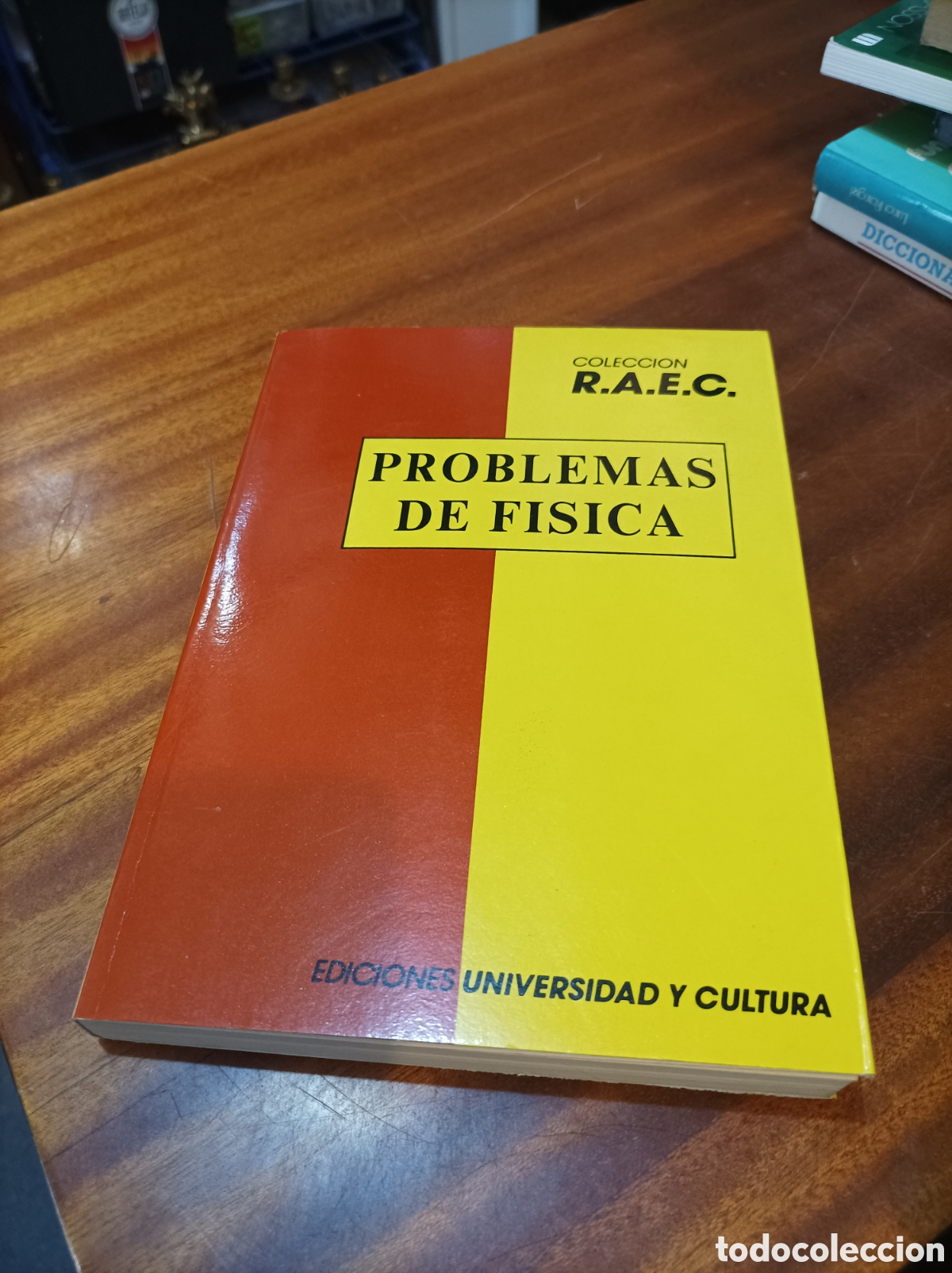 Libros de segunda mano de Ciencias: PROBLEMAS DE F&Iacute;SICA.COLECCION R.A.E.C . EDICIONES UNIVERSIDAD Y CULTURA.