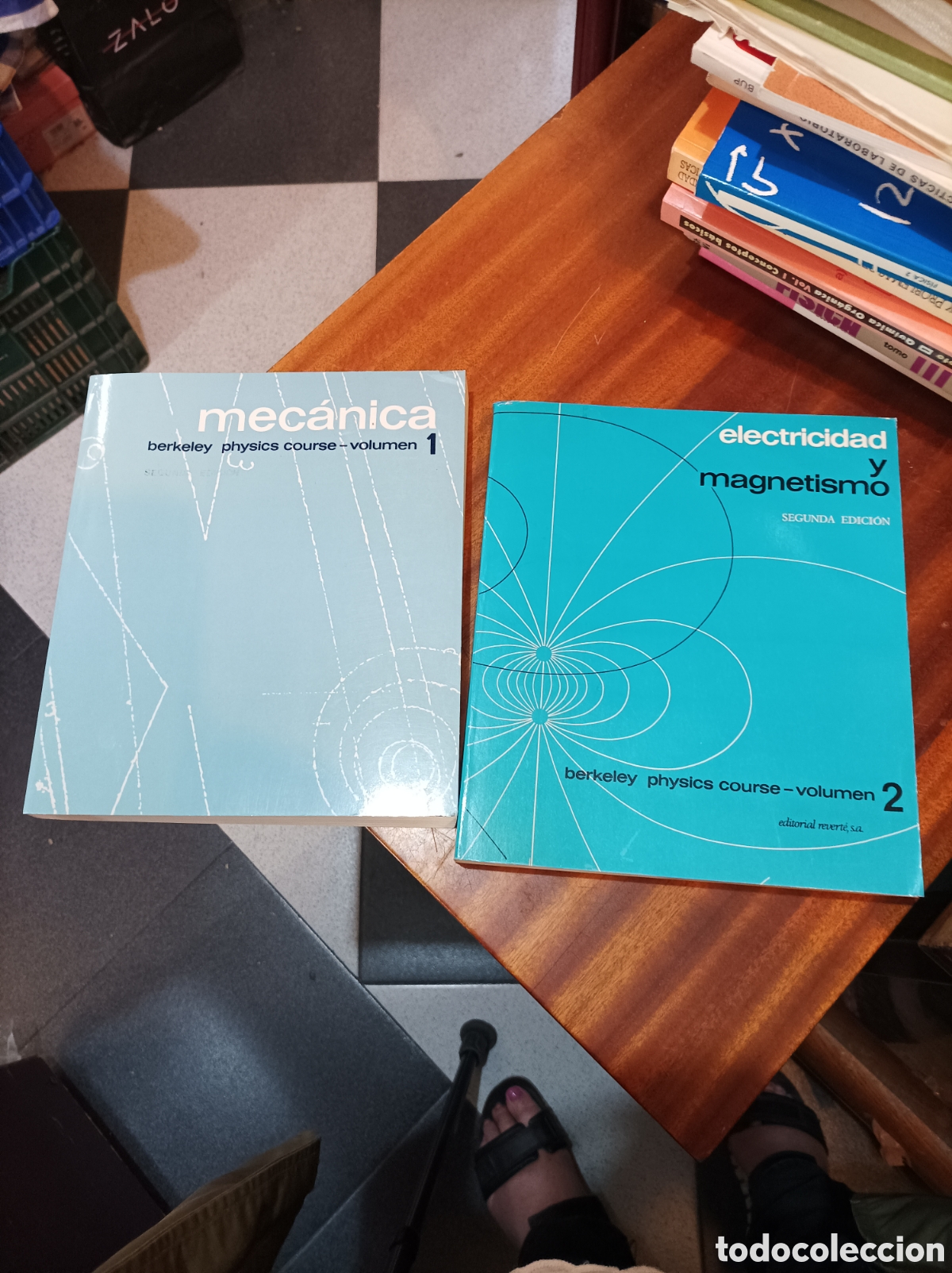 Libri di seconda mano: ELECTRICIDAD Y MAGNETISMO Y MEC&Aacute;NICA 2 VOLUMENES. BERKELEY PHYSICS COURSEY.EDITORIAL REVERT&Eacute;