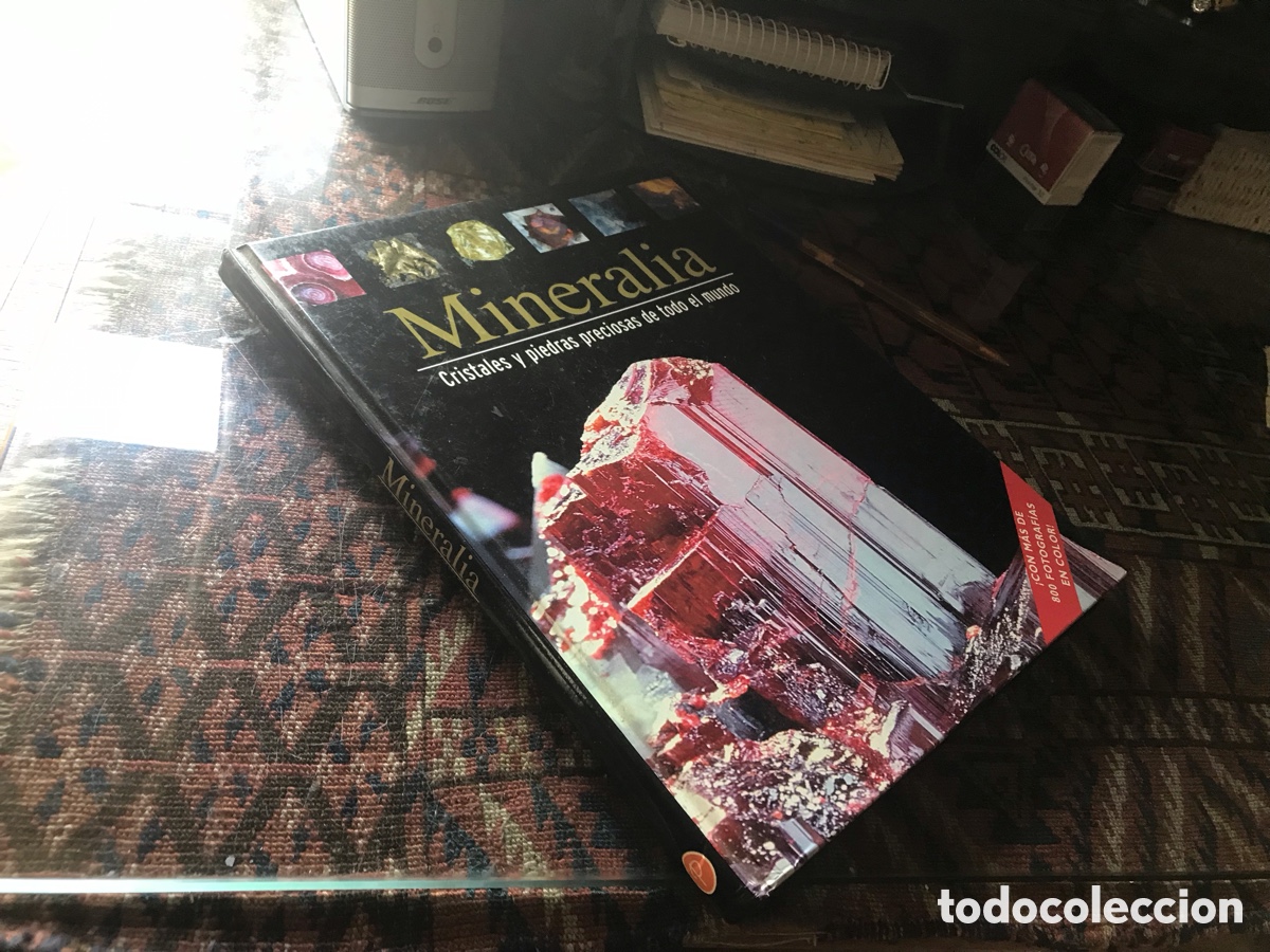 Libros de segunda mano: Mineralia. Cristales y piedras preciosas de todo el mundo
