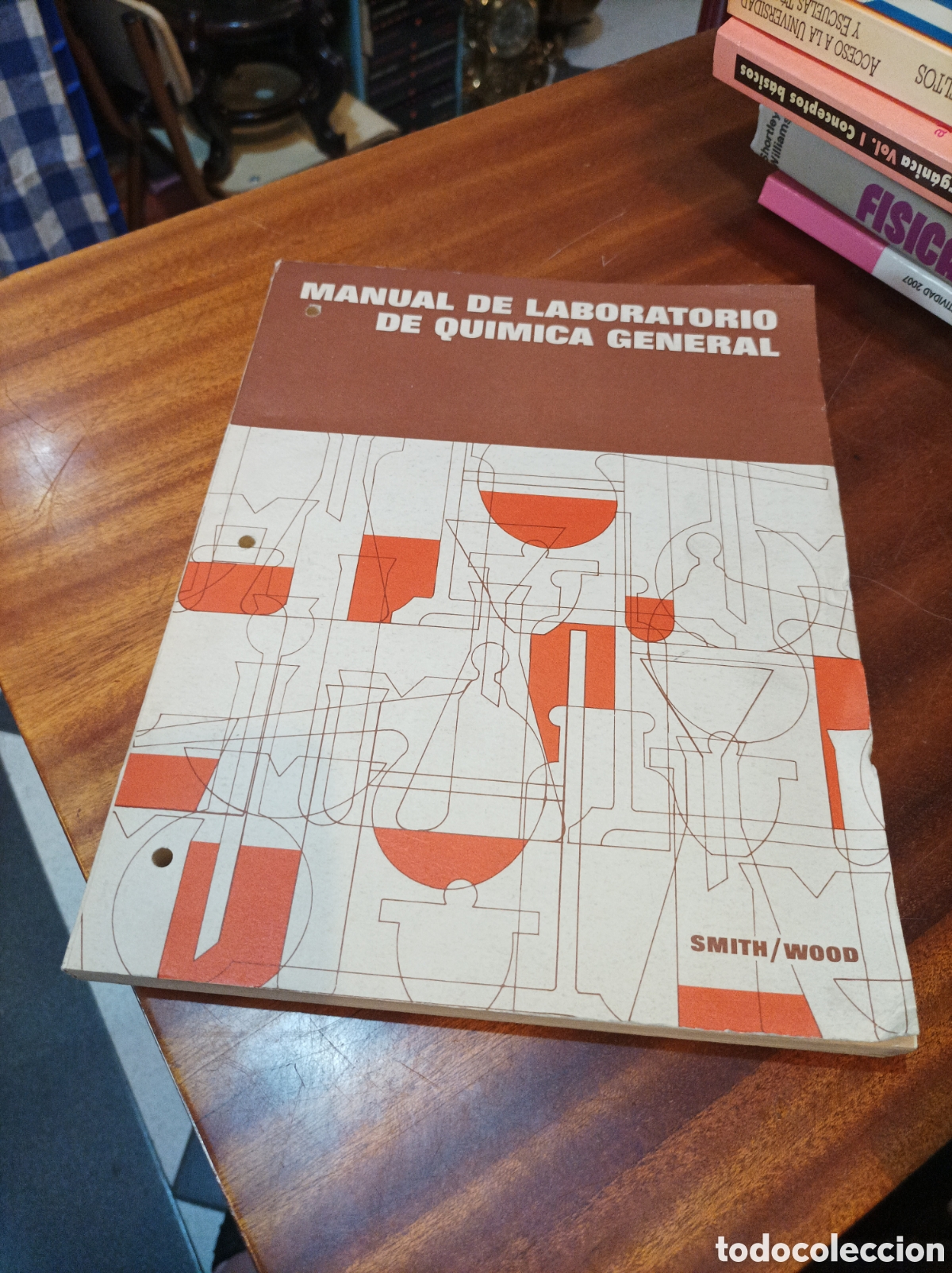 Libros de segunda mano de Ciencias: MANUAL DE LABORATORIO DE QU&Iacute;MICA GENERAL.SMITH/WOOD. EDICIONES EL CASTILLO.