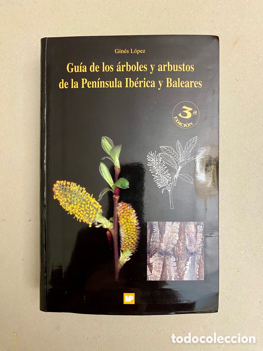 Libros de segunda mano: Gu&iacute;a de los &aacute;rboles y arbustos de la pen&iacute;nsula Ib&eacute;rica y Baleares.