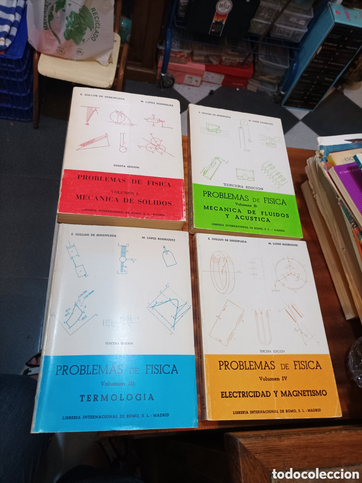 Libros de segunda mano de Ciencias: PROBLEMAS DE F&Iacute;SICA TOMOSI,II,III,IV .E.GULLON DE SENESPLEDA/M.LOPEZ RODR&Iacute;GUEZ .