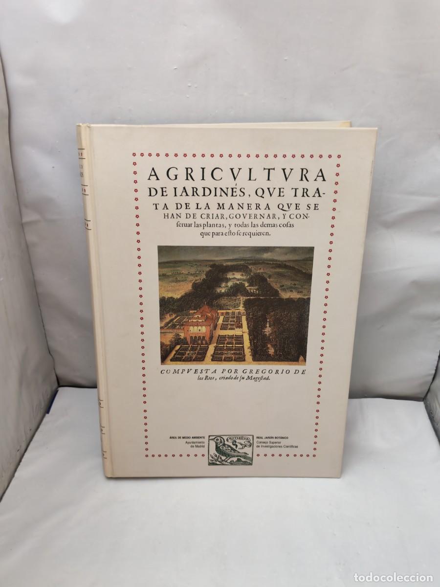 Second hand books: A prop&oacute;sito de la Agricultura de jardines de Gregorio de los R&iacute;os (Primera edici&oacute;n, tapa dura)