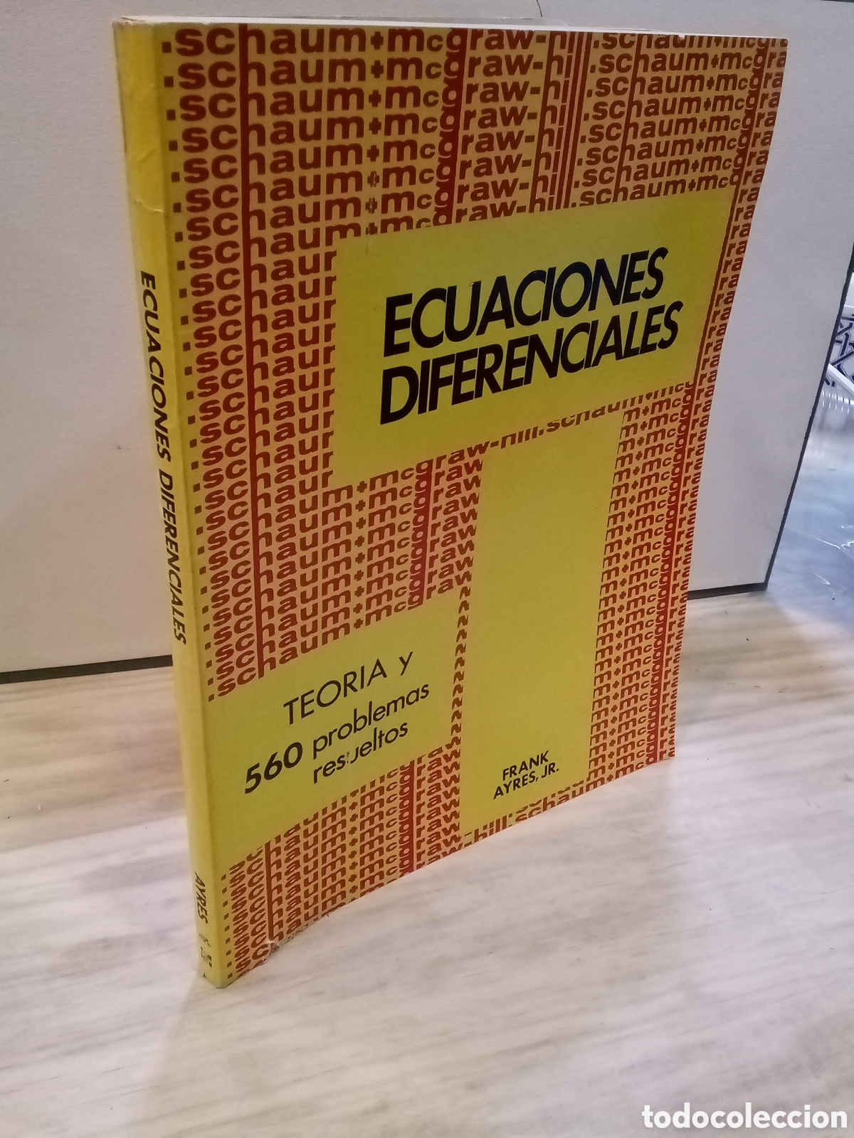 Livres d'occasion: Frank Ayres: Teor&iacute;a y problemas de Ecuaciones Diferenciales