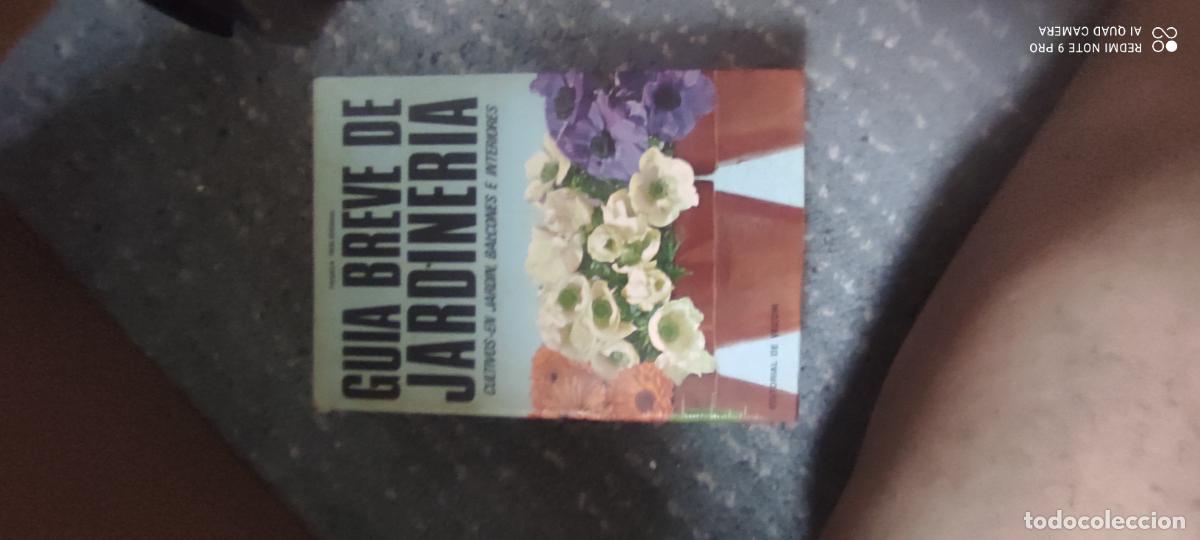 Libros de segunda mano: GU&Iacute;A BREVE DE JARDINER&Iacute;A, CULTIVOS EN JARD&Iacute;N, BALCONES... / FRANCA FESLIKENIAN / ED. DE VECCHI 1972