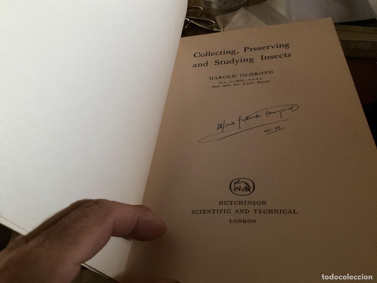 Libros de segunda mano: Collecting, Preserving and Studying Insects Harold oldroyd