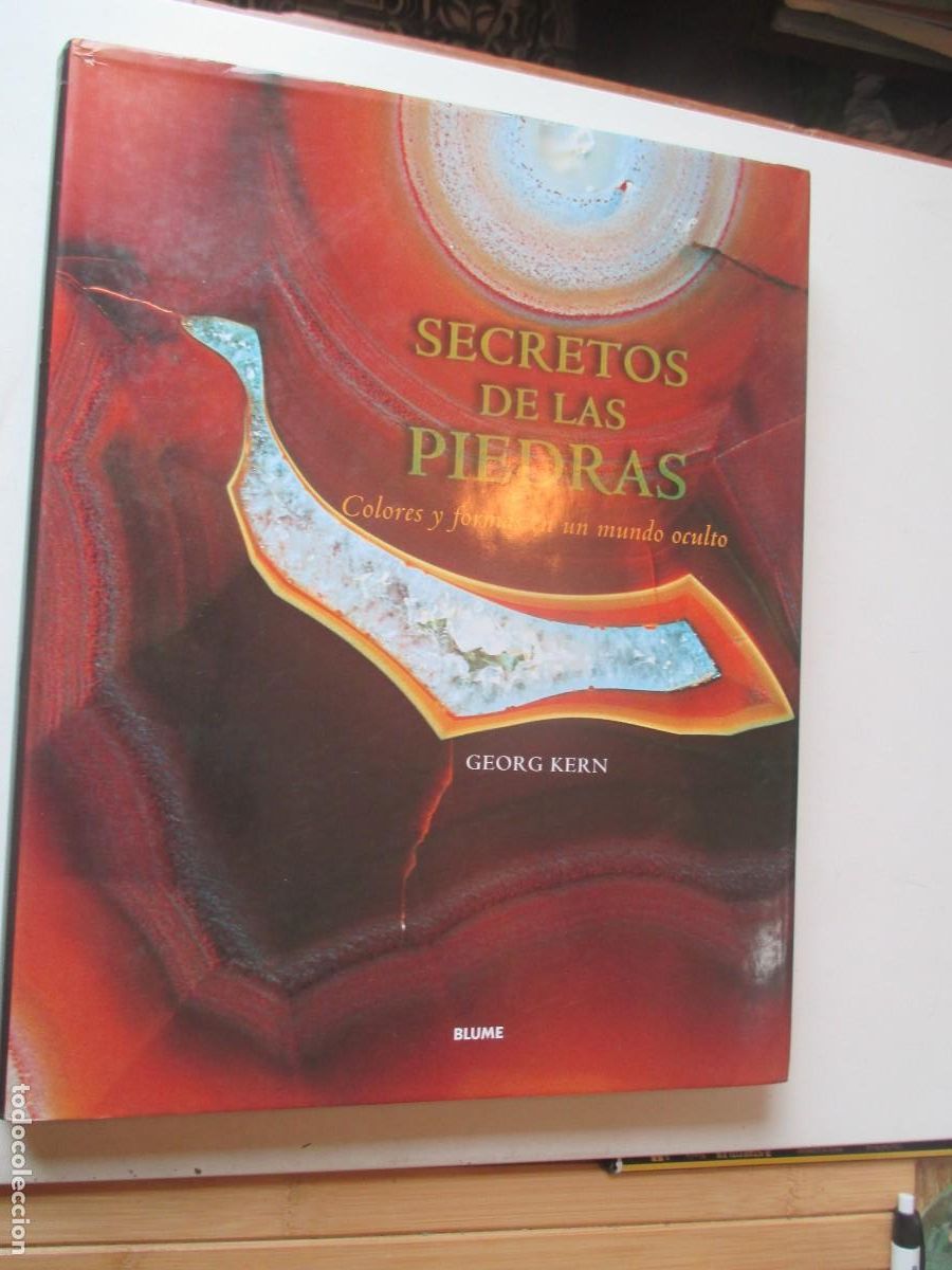 Libros de segunda mano: GEORG KERN Secretos de las piedras. Colores y formas en un mundo oculto W41834