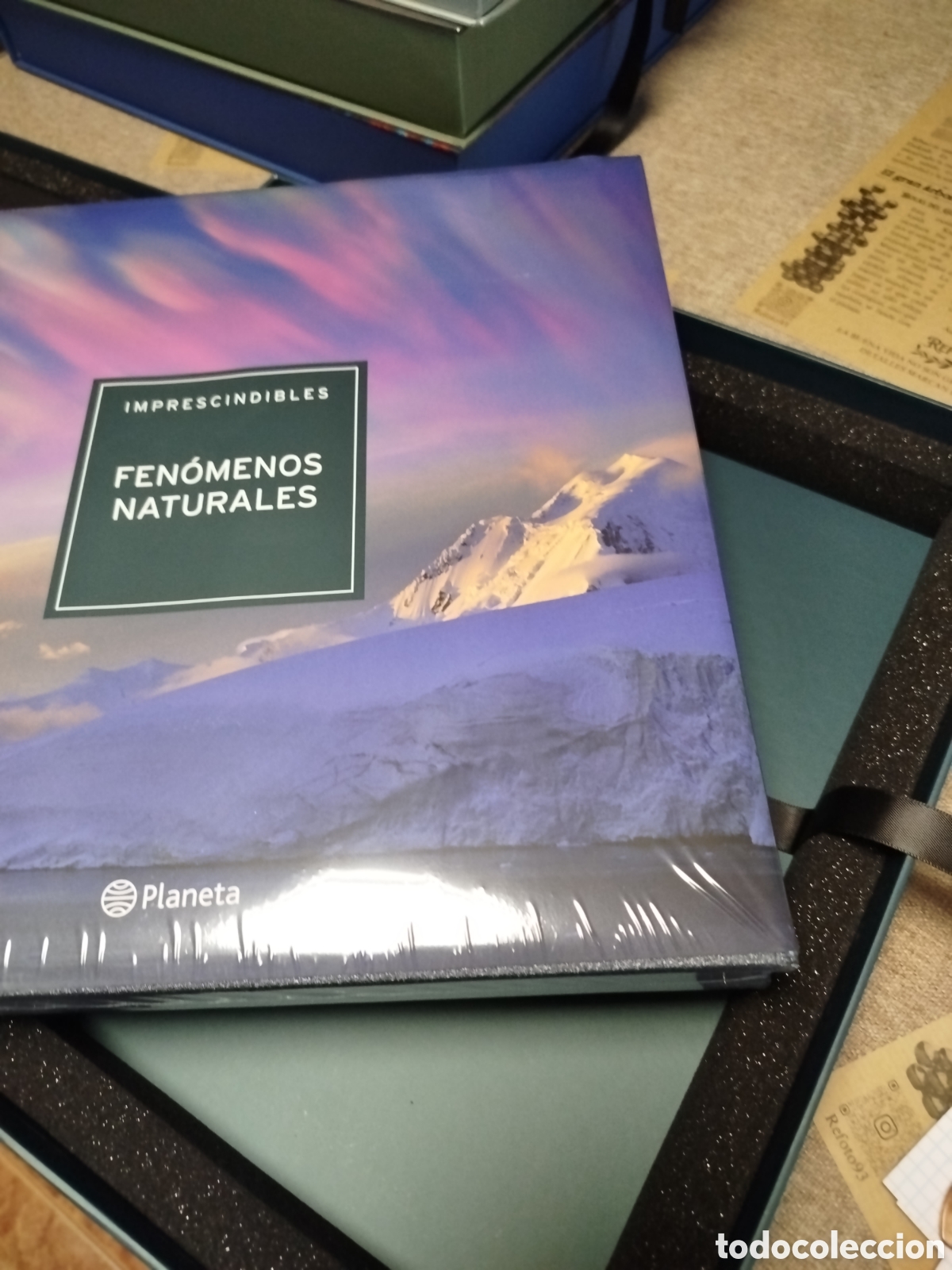 Libros de segunda mano: Libro Imprescindibles Fen&oacute;menos Naturales - Foto 2
