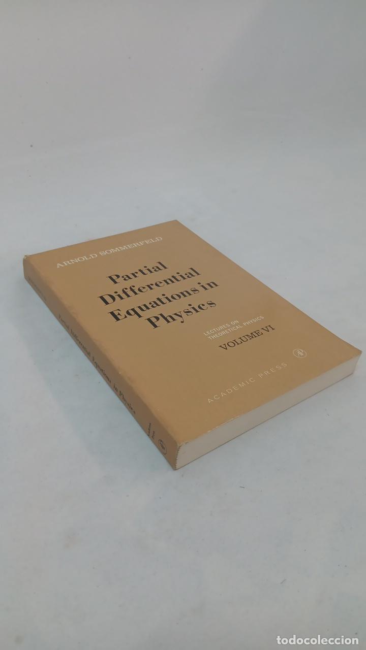 Libros de segunda mano de ciencias: Partial Differential Equations in Physics VOLUME VI. Lectures on Theoretical Physics 0126546584 - Foto 3