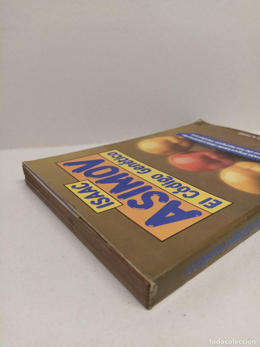Libros de segunda mano: Isaac Asimov - El c&oacute;digo gen&eacute;tico - Foto 4