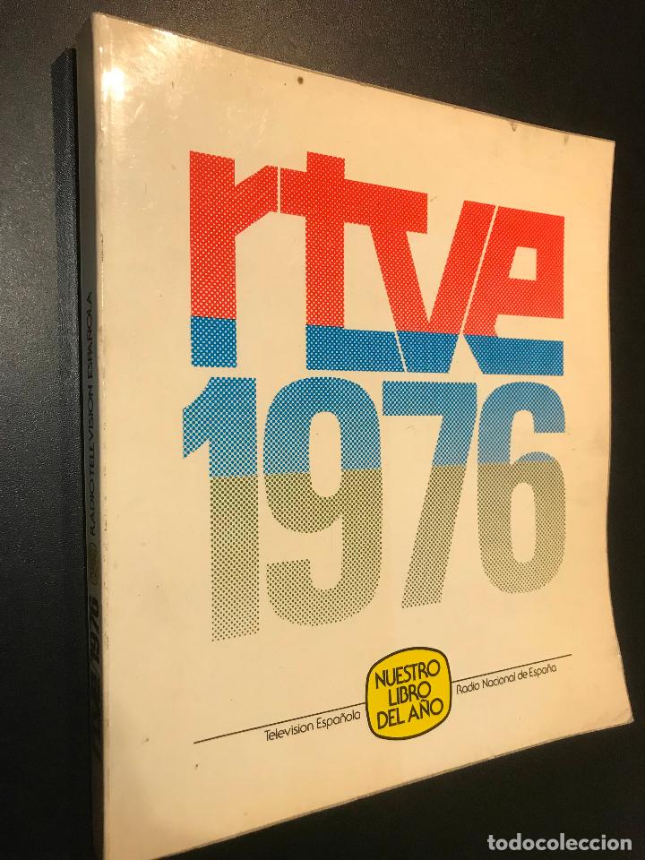 Libros de segunda mano: RTVE 1976. NUESTRO LIBRO DEL A&Ntilde;O - Foto 1