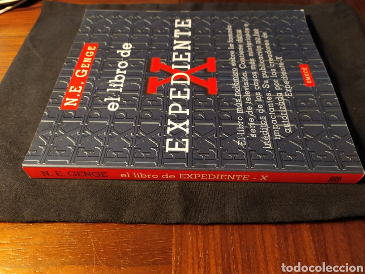 Libros de segunda mano: El libro de Expediente X. N. E. Genge - Foto 3