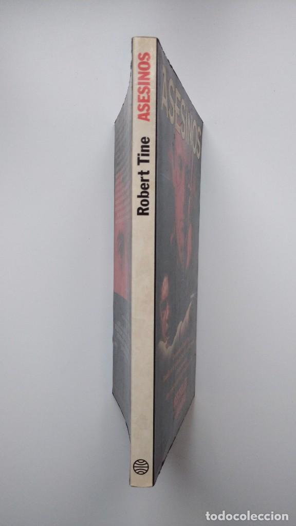 Libros de segunda mano: Asesinos - Robert Tine - Ed. Planeta, 1995 - Foto 2