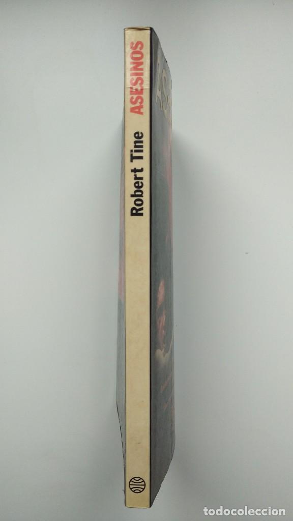 Libros de segunda mano: Asesinos - Robert Tine - Ed. Planeta, 1995 - Foto 2