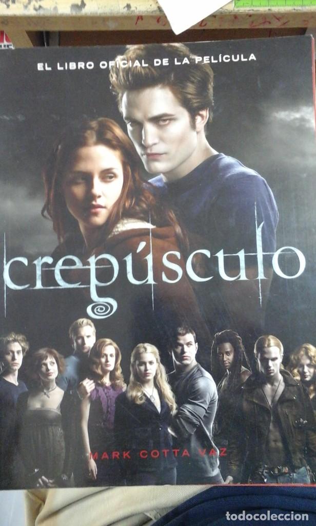 Livros em segunda m&atilde;o: CREP&Uacute;SCULO: El Libro Oficial de la Pelicula (Madrid, 2008)