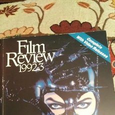 Libros de segunda mano: LIBRO COLECCIONISTAS FILM REVUEW BATMAN VUELVE CATWOMAN MICHELLE PFEIFFER AÑOS 90S. Lote 285144183