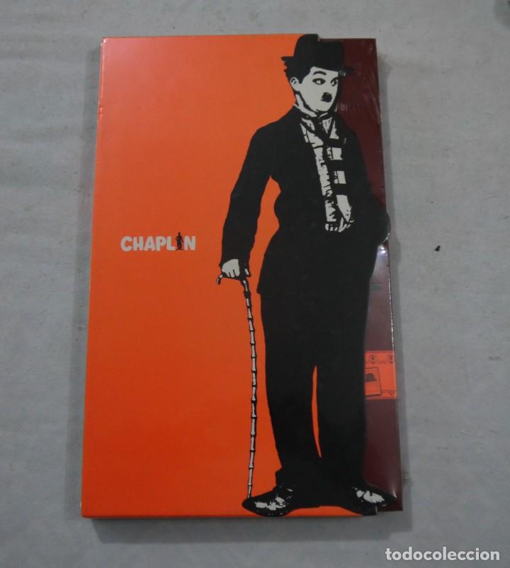 Libros de segunda mano: CHAPLIN - SAM STOURDZE - COMBE EDITORIAL - 2008 - CATALAN - PRECINTADO - Foto 1