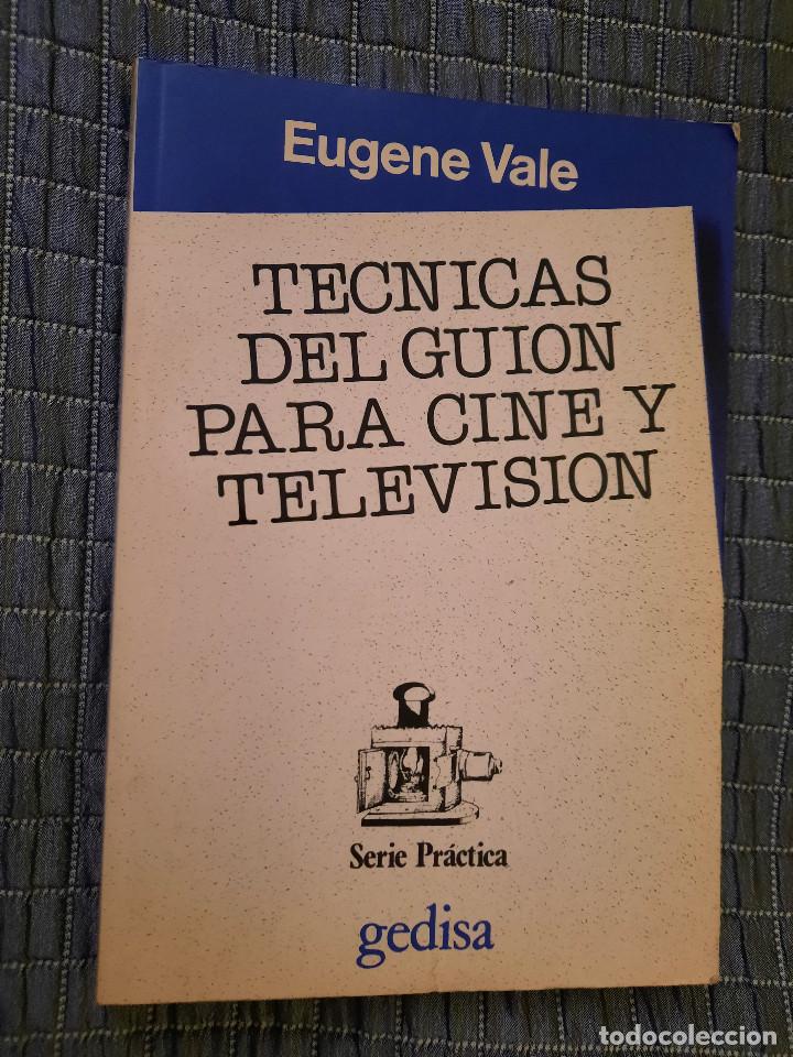 Gebrauchte B&uuml;cher: TECNICAS DEL GUI&Oacute;N PARA CINE Y TELEVISI&Oacute;N. EUGENE VALE. R&Uacute;STICA. BUEN ESTADO. SUBRAYADO. E2 2