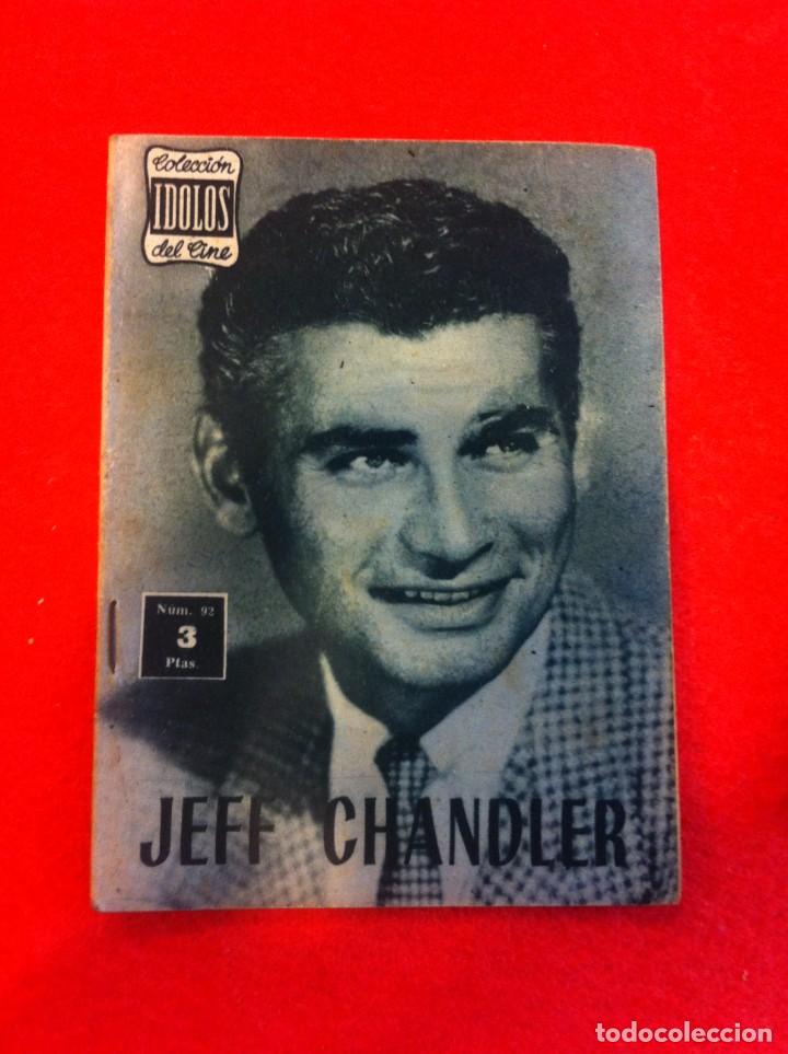 Livres d'occasion: COLECCI&Oacute;N IDOLOS DEL CINE. JEFF CHANDLER. N&ordm; 92