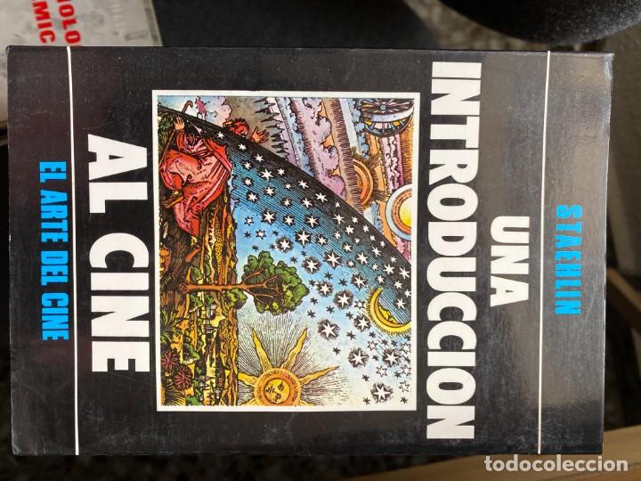 Libros de segunda mano: UNA INTRODUCCI&Oacute;N AL CINE (EL ARTE DEL CINE) - Foto 1