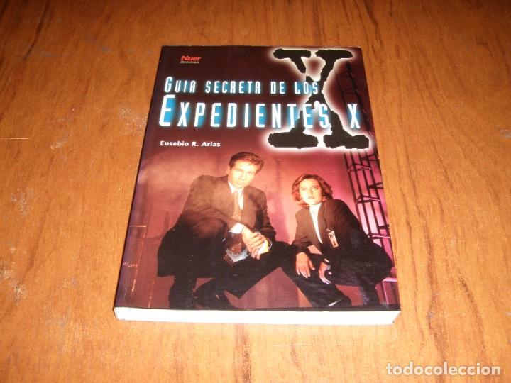 Libros de segunda mano: GUIA SECRETA DE LOS EXPEDIENTES X - Foto 1