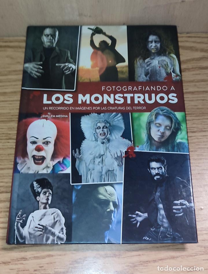 Libros de segunda mano: FOTOGRAFIANDO A LOS MONSTRUOS - Foto 1