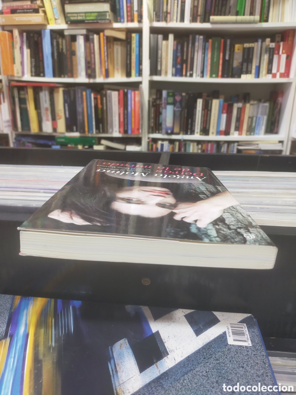 Libros de segunda mano: DETR&Aacute;S DE LA MIRADA - &Aacute;NGELA MOLINA - Foto 5
