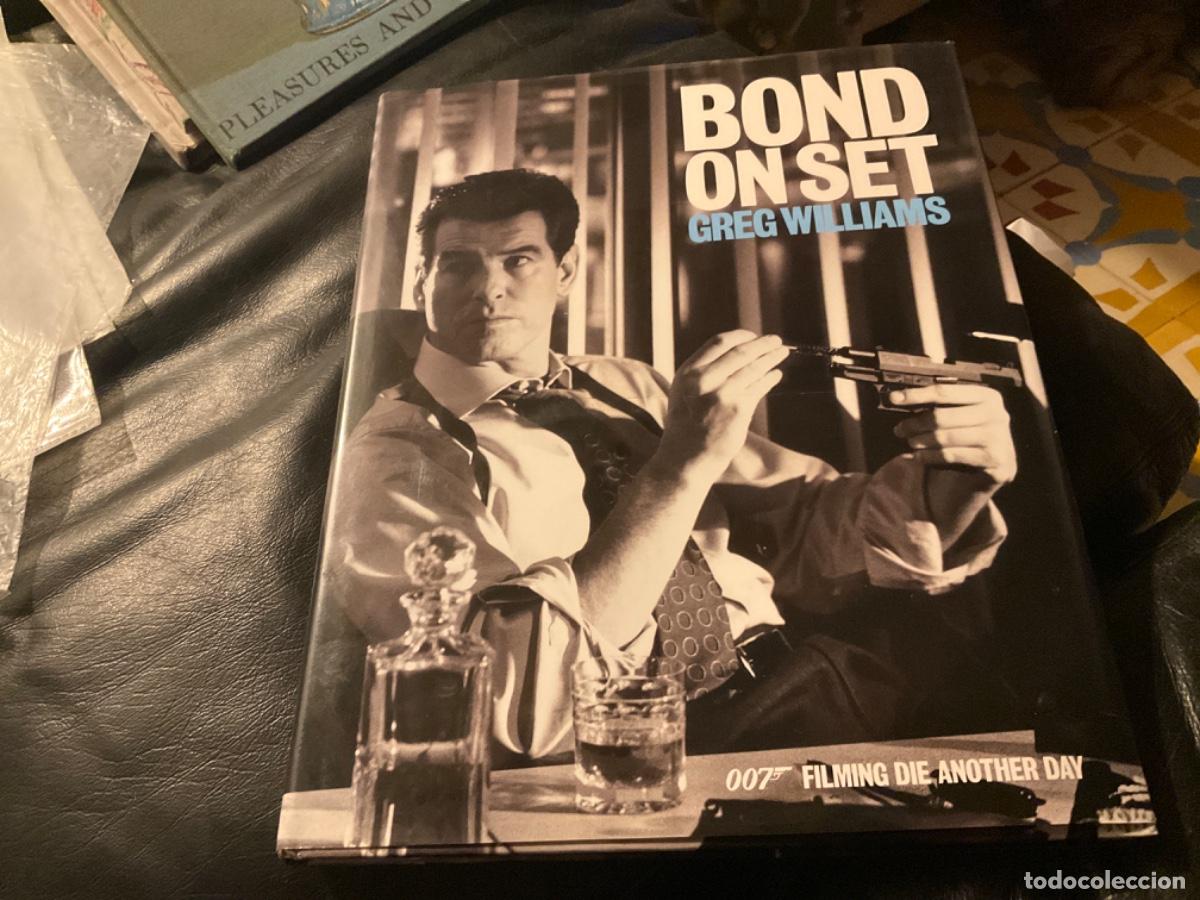 Libros de segunda mano: Bond on set greg williams anther day - Foto 1