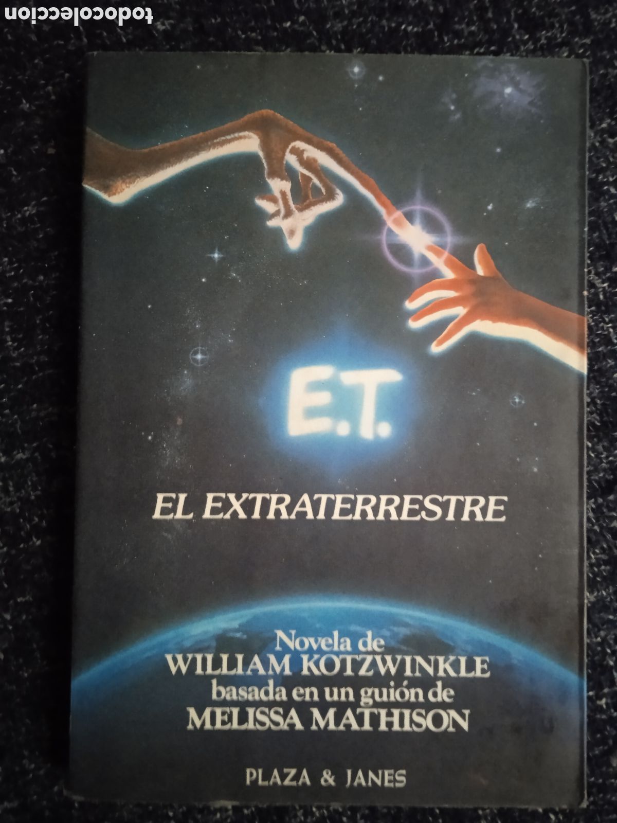 Libros de segunda mano: E.T. EL EXTRATERRESTRE / LIBRO DE LA PELICULA - Foto 1