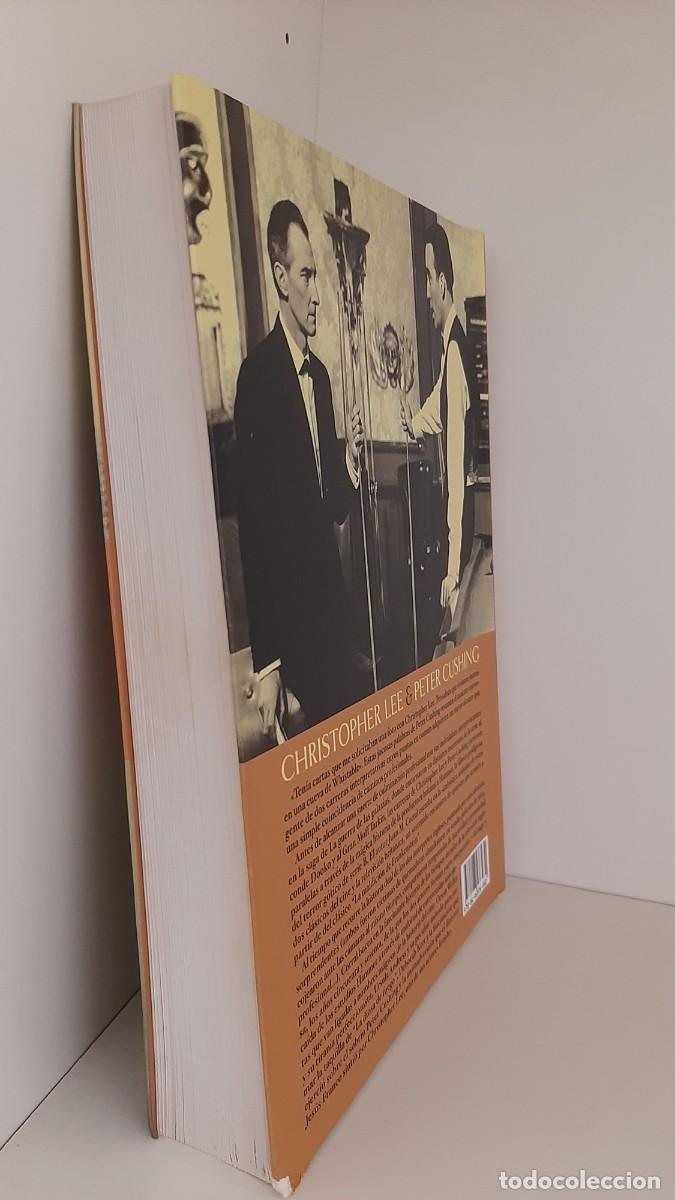 Libros de segunda mano: CHISTOPHER LEE & PETER CUCSHING LOS CABALLEROS DEL TERROR INGLES - JUAN MANUEL CORRAL - Foto 2