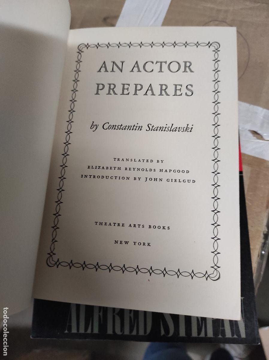 Libros de segunda mano: AN ACTOR PREPARES Constantin Stanislavski - Foto 2
