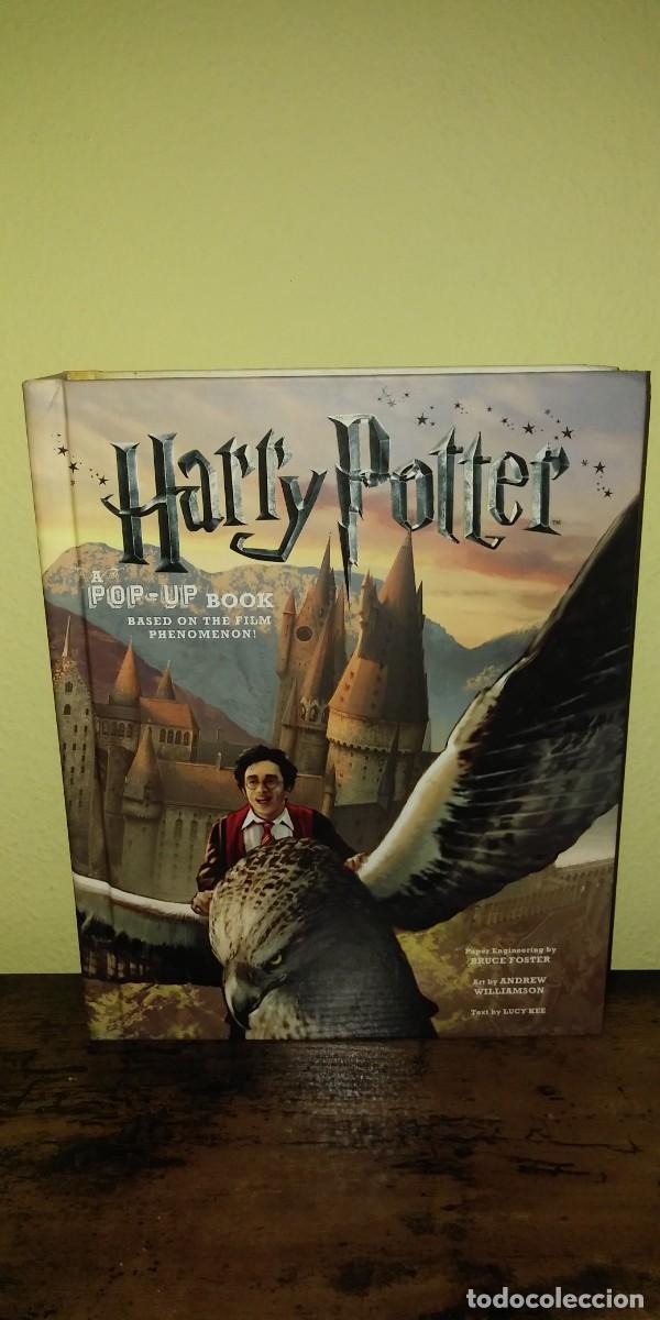Libros de segunda mano: Libro Harry Potter Pop Up Book - Foto 1