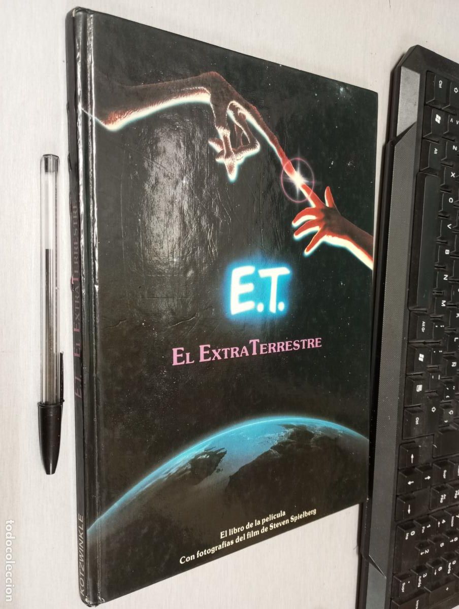 Libros de segunda mano: E. T. EL EXTRATERRESTRE / EL LIBRO DE LA PEL&Iacute;CULA / C&Iacute;RCULO DE LECTORES - Foto 1