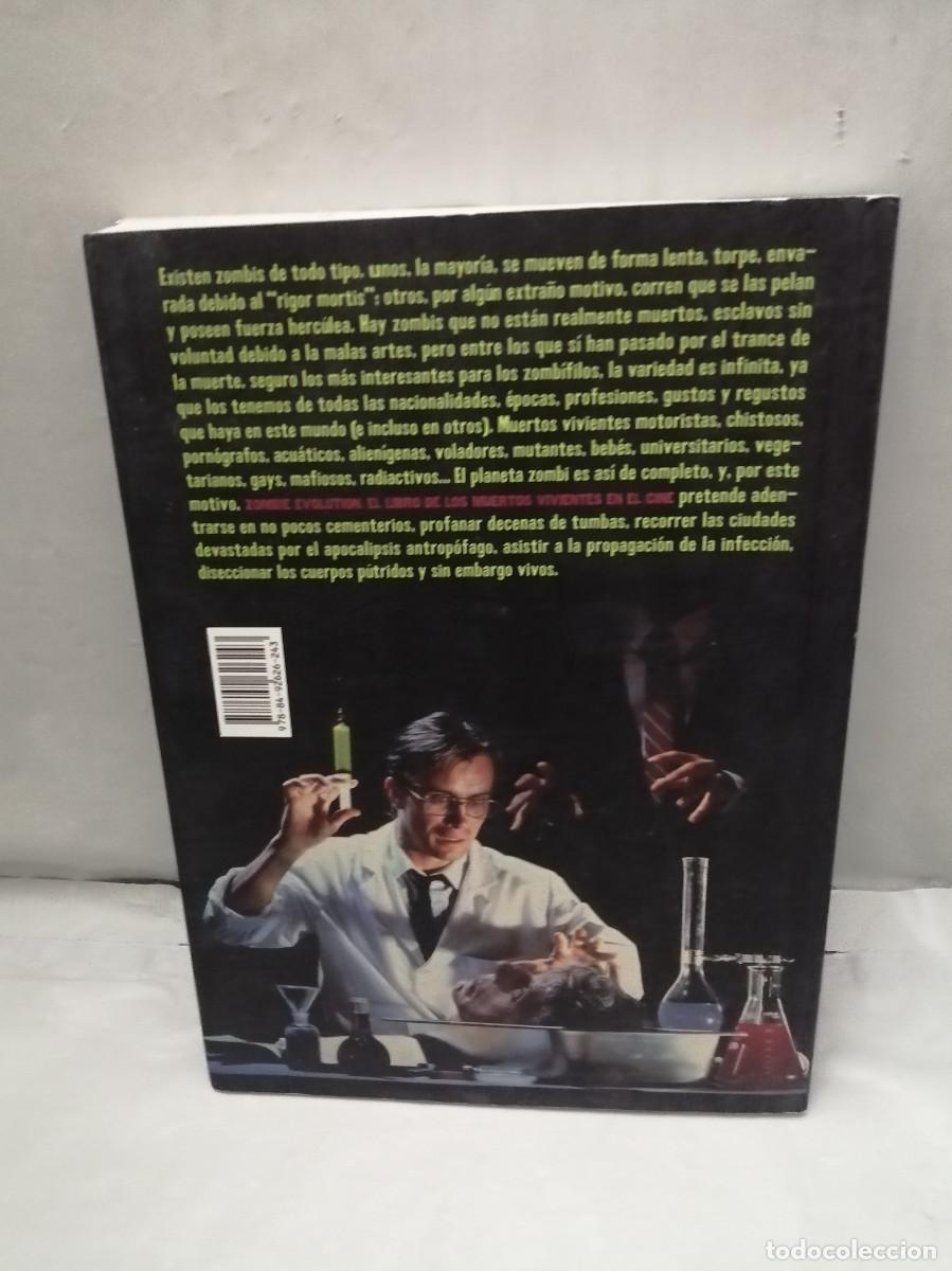 Libros de segunda mano: Zombie evolution. El libro de los muertos vivientes en el cine (Primera edici&oacute;n) - Foto 2