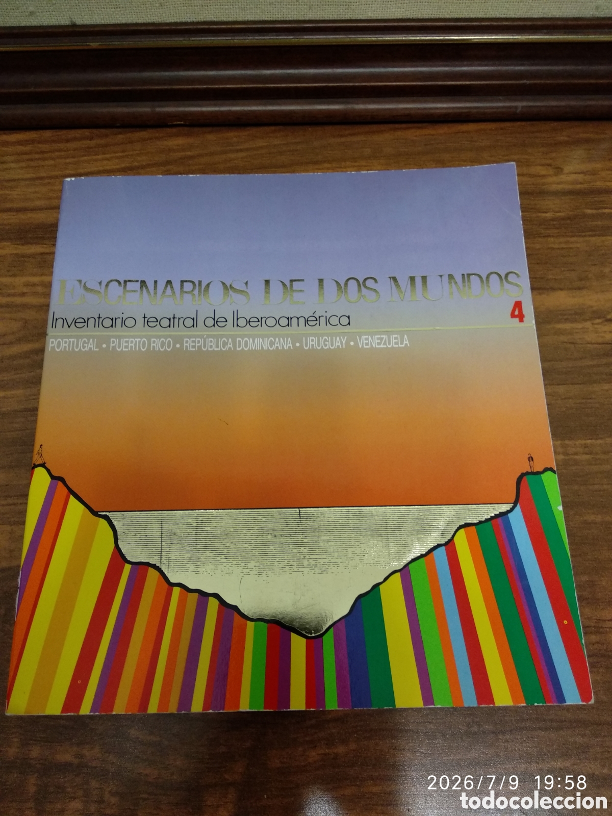 Libros de segunda mano: Escenario de dos mundos: inventario teatral