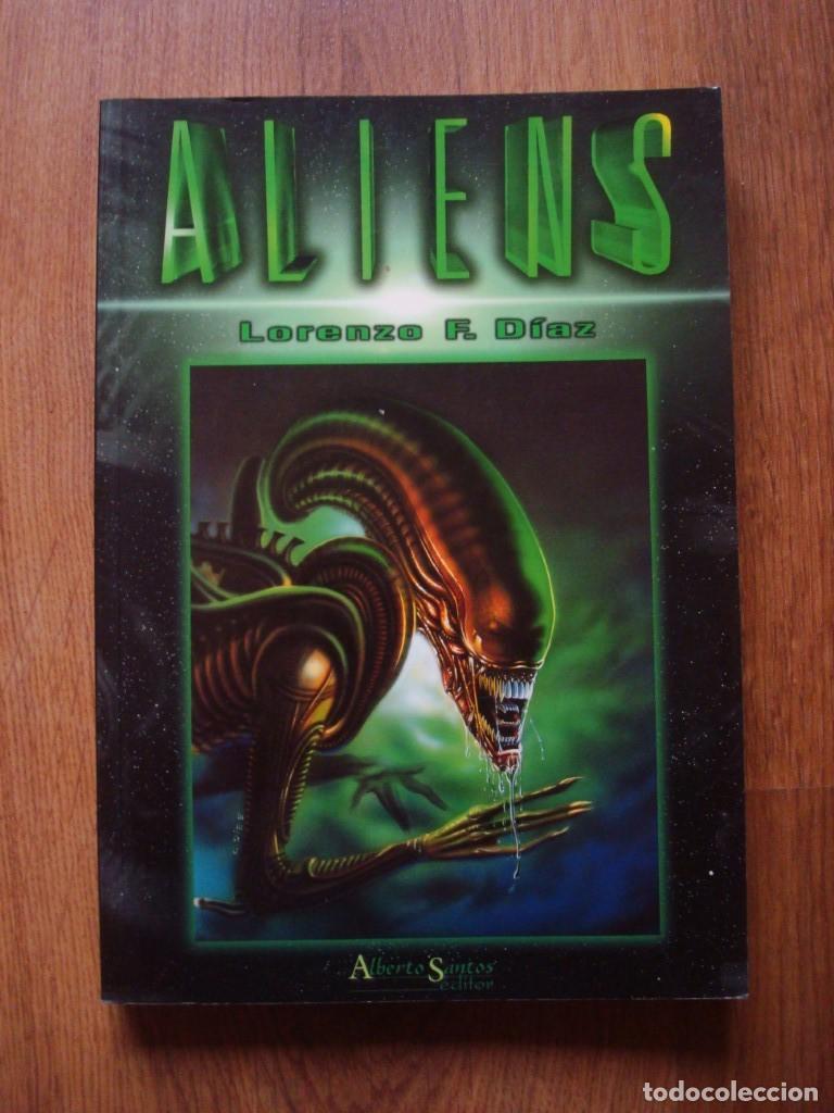 Libros de segunda mano: Aliens (Lorenzo R. D&iacute;az) Todo sobre las pel&iacute;culas Alien Aliens Alien 3 Alien Resurrecci&oacute;n + extras