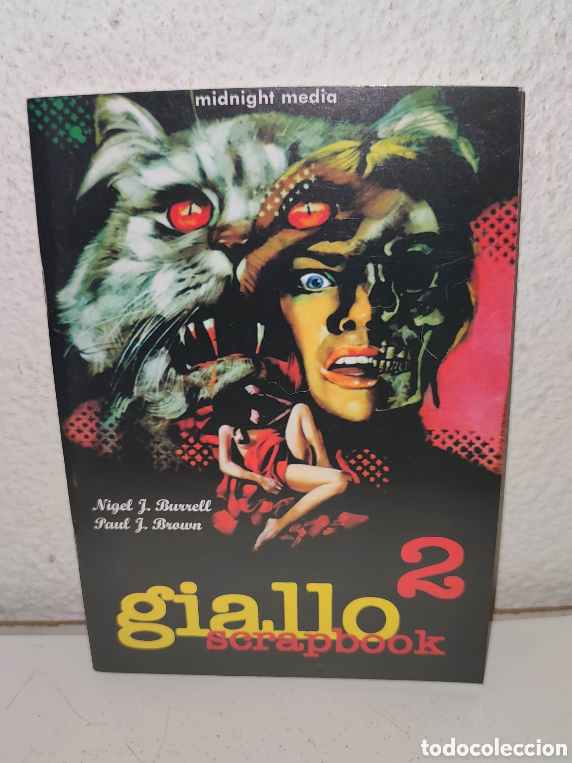 Libros de segunda mano: Libro - Giallo 2 Scrapbook - Nigel Burrell, Paul Brown - Importacion - Foto 1