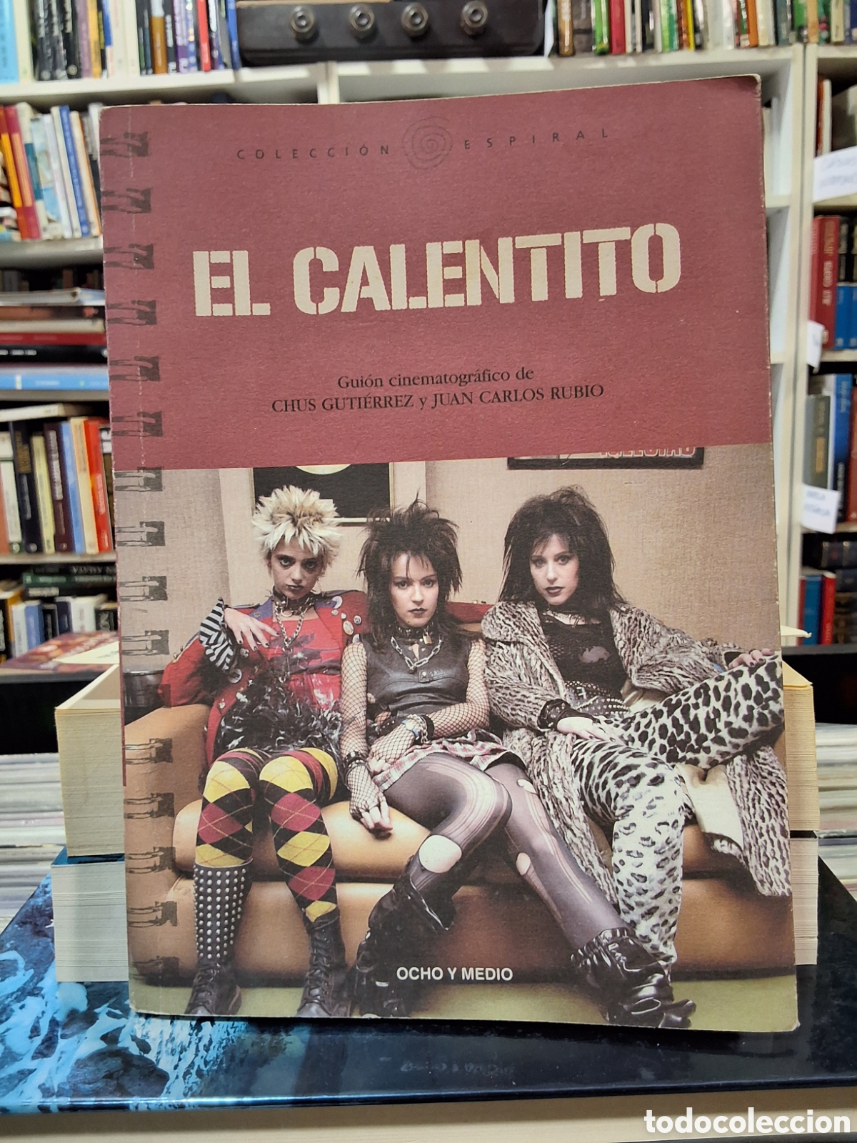 Libros de segunda mano: EL CALENTITO - GUI&Oacute;N CINEMATOGR&Aacute;FICO - CHUS GUTI&Eacute;RREZ - ENV&Iacute;O DESDE 1,50 &euro;