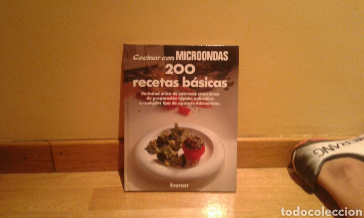 Libros de segunda mano: Cocinar con Microondas 200 recetas basicas - Foto 1