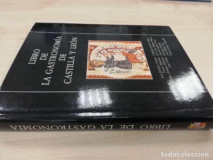 Libros de segunda mano: LIBRO DE LA GASTRONOM&Iacute;A DE CASTILLA Y LE&Oacute;N - VVAA - Foto 2