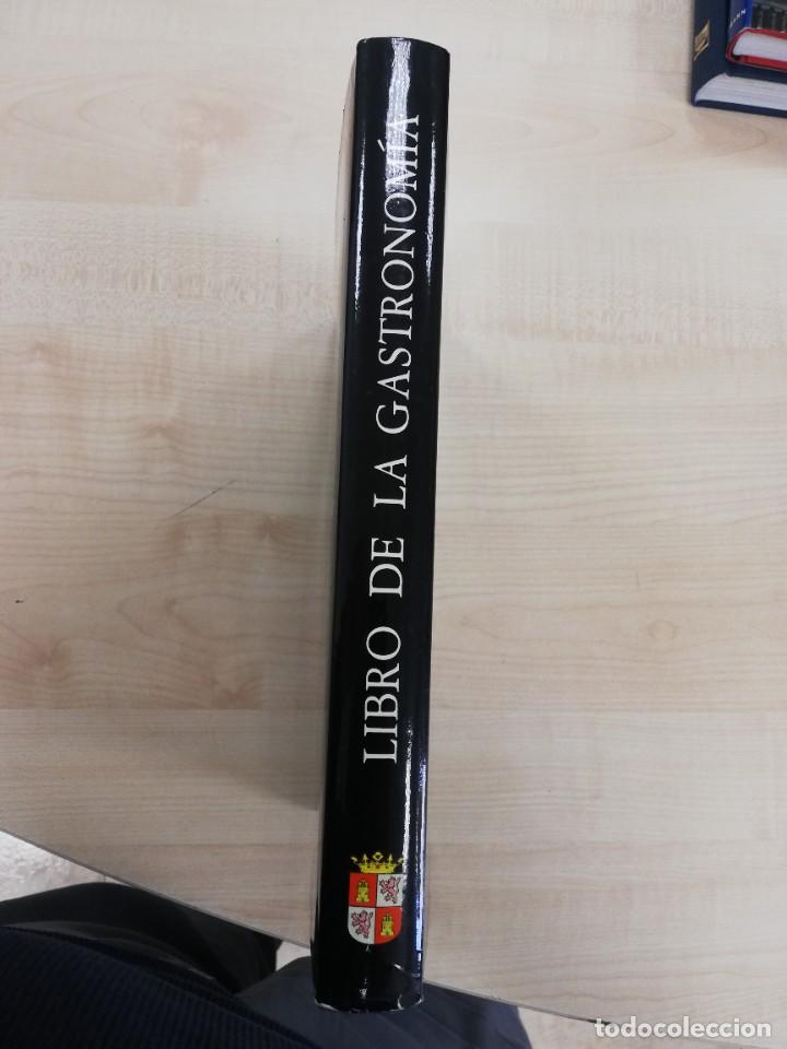 Libros de segunda mano: LIBRO DE LA GASTRONOM&Iacute;A DE CASTILLA Y LE&Oacute;N - VVAA - Foto 3