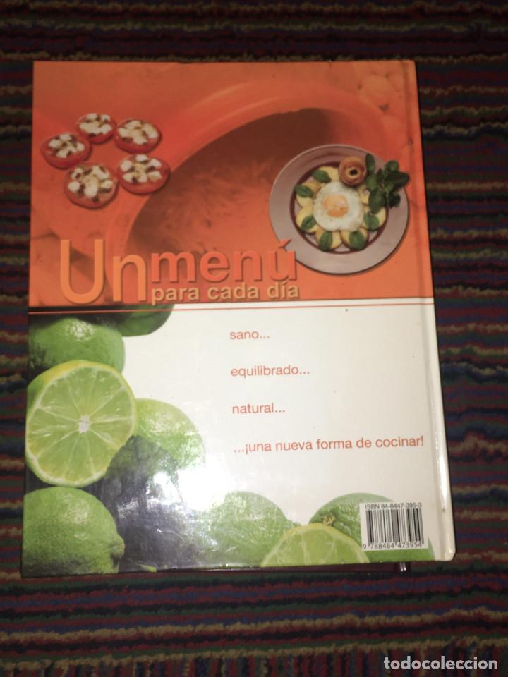 Libros de segunda mano: UN MENU PARA CADA DIA - Foto 2
